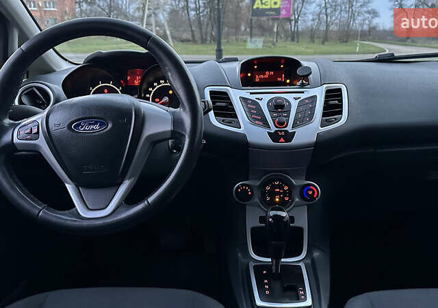 Белый Форд Фиеста, объемом двигателя 1.4 л и пробегом 220 тыс. км за 6950 $, фото 10 на Automoto.ua