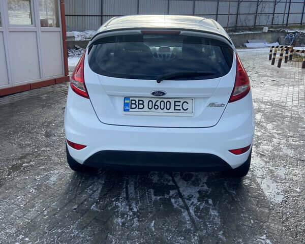 Белый Форд Фиеста, объемом двигателя 1.25 л и пробегом 111 тыс. км за 6700 $, фото 4 на Automoto.ua