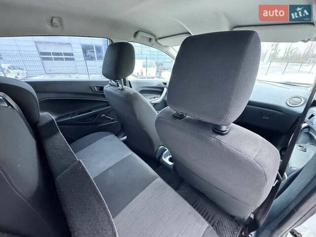 Білий Форд Фієста, об'ємом двигуна 1.2 л та пробігом 150 тис. км за 5250 $, фото 34 на Automoto.ua