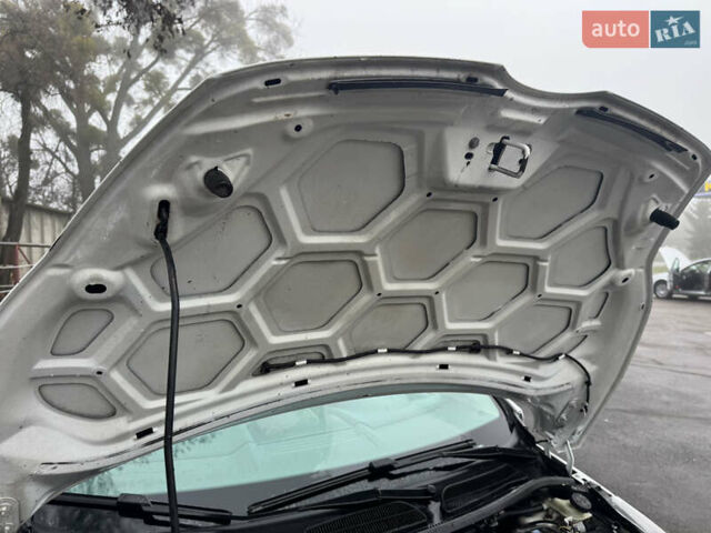 Белый Форд Фиеста, объемом двигателя 1.24 л и пробегом 122 тыс. км за 4900 $, фото 33 на Automoto.ua