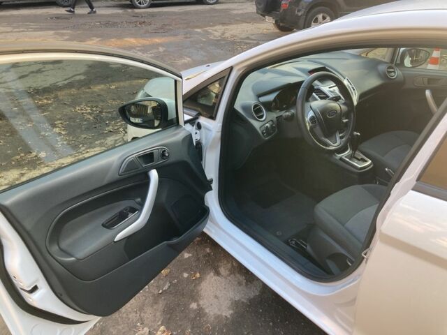 Белый Форд Фиеста, объемом двигателя 1.4 л и пробегом 141 тыс. км за 6900 $, фото 3 на Automoto.ua