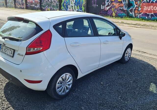 Белый Форд Фиеста, объемом двигателя 1.56 л и пробегом 287 тыс. км за 5500 $, фото 11 на Automoto.ua