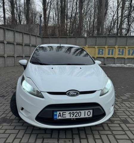 Белый Форд Фиеста, объемом двигателя 1.39 л и пробегом 270 тыс. км за 6100 $, фото 1 на Automoto.ua