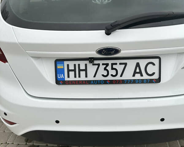Белый Форд Фиеста, объемом двигателя 1.39 л и пробегом 90 тыс. км за 7500 $, фото 8 на Automoto.ua