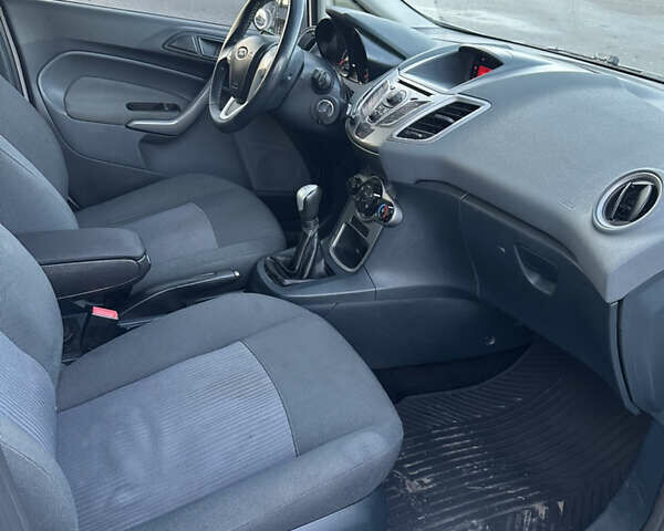 Білий Форд Фієста, об'ємом двигуна 1.24 л та пробігом 128 тис. км за 5300 $, фото 17 на Automoto.ua