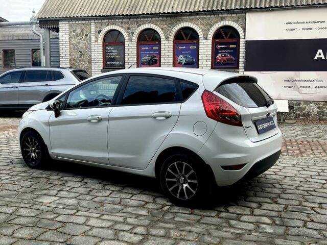 Білий Форд Фієста, об'ємом двигуна 1.4 л та пробігом 222 тис. км за 6800 $, фото 4 на Automoto.ua