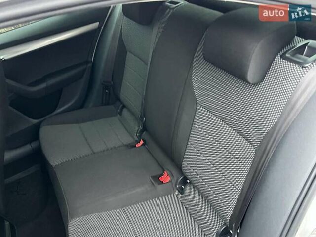 Білий Форд Фієста, об'ємом двигуна 1.4 л та пробігом 240 тис. км за 5990 $, фото 28 на Automoto.ua