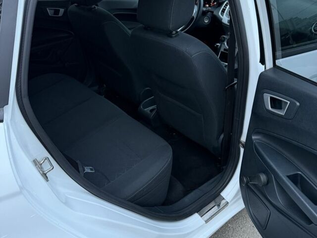 Белый Форд Фиеста, объемом двигателя 1.4 л и пробегом 110 тыс. км за 6950 $, фото 11 на Automoto.ua