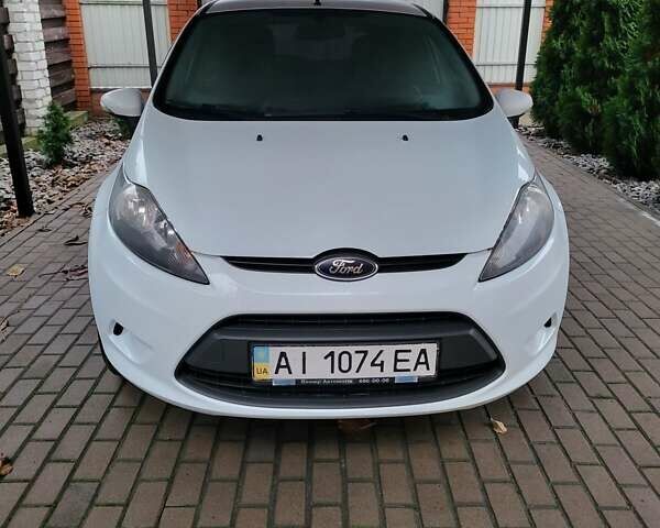 Белый Форд Фиеста, объемом двигателя 1.4 л и пробегом 198 тыс. км за 6700 $, фото 9 на Automoto.ua