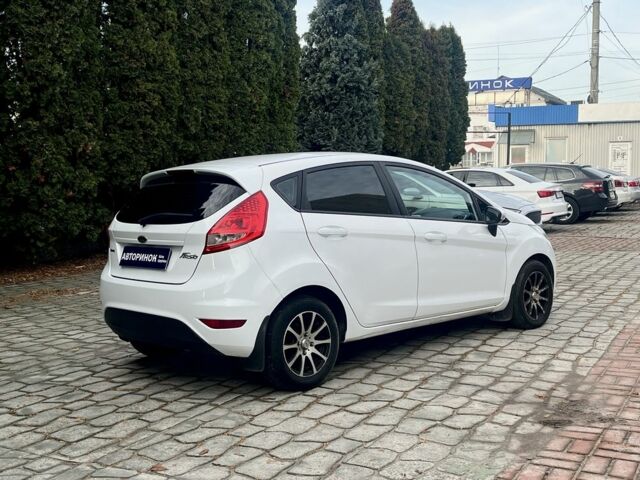 Білий Форд Фієста, об'ємом двигуна 1.4 л та пробігом 222 тис. км за 6800 $, фото 2 на Automoto.ua