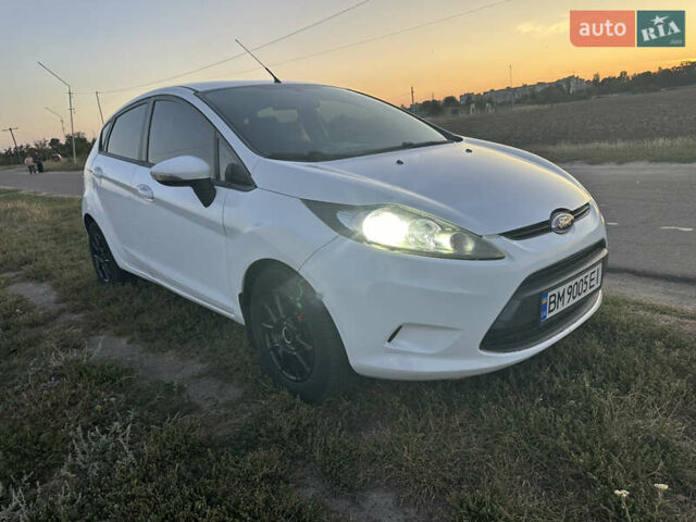 Белый Форд Фиеста, объемом двигателя 1.24 л и пробегом 124 тыс. км за 5800 $, фото 15 на Automoto.ua