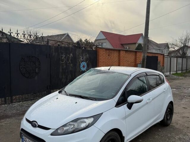 Білий Форд Фієста, об'ємом двигуна 1.2 л та пробігом 103 тис. км за 2200 $, фото 1 на Automoto.ua