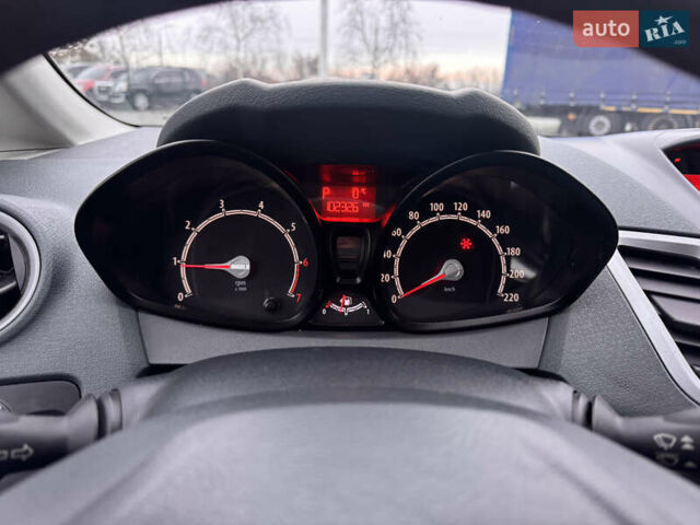 Білий Форд Фієста, об'ємом двигуна 1.39 л та пробігом 102 тис. км за 7400 $, фото 11 на Automoto.ua