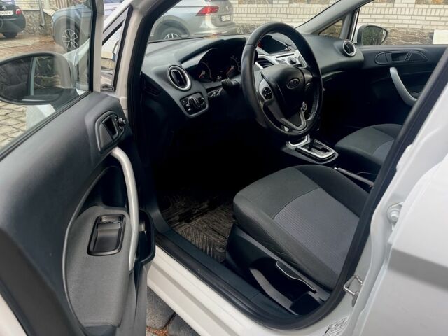 Білий Форд Фієста, об'ємом двигуна 1.4 л та пробігом 222 тис. км за 6800 $, фото 7 на Automoto.ua