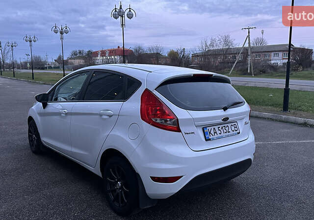 Белый Форд Фиеста, объемом двигателя 1.4 л и пробегом 220 тыс. км за 6950 $, фото 28 на Automoto.ua
