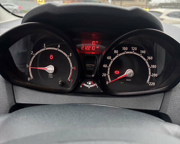 Белый Форд Фиеста, объемом двигателя 1.24 л и пробегом 212 тыс. км за 5400 $, фото 10 на Automoto.ua