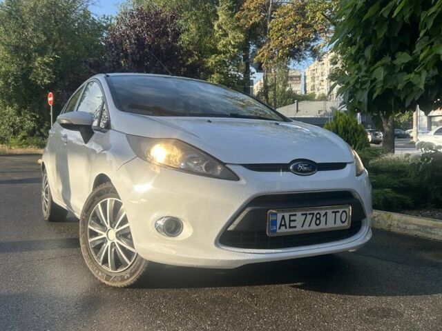 Білий Форд Фієста, об'ємом двигуна 1.2 л та пробігом 220 тис. км за 5500 $, фото 4 на Automoto.ua