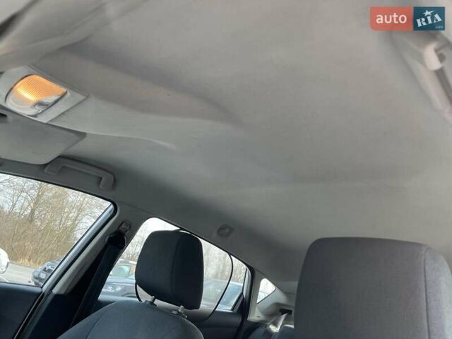 Білий Форд Фієста, об'ємом двигуна 1.4 л та пробігом 234 тис. км за 5000 $, фото 54 на Automoto.ua