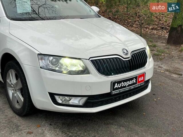 Білий Форд Фієста, об'ємом двигуна 1.4 л та пробігом 240 тис. км за 5990 $, фото 26 на Automoto.ua