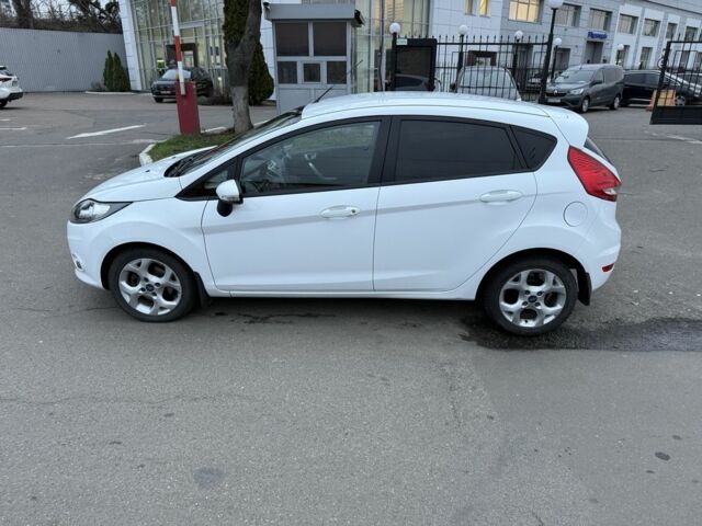 Белый Форд Фиеста, объемом двигателя 1.4 л и пробегом 110 тыс. км за 6950 $, фото 5 на Automoto.ua