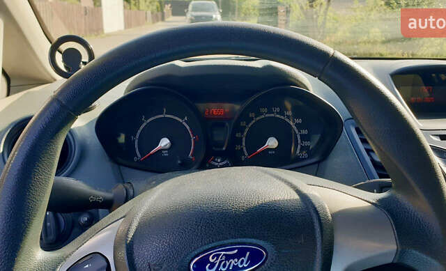 Белый Форд Фиеста, объемом двигателя 1.4 л и пробегом 230 тыс. км за 4500 $, фото 4 на Automoto.ua