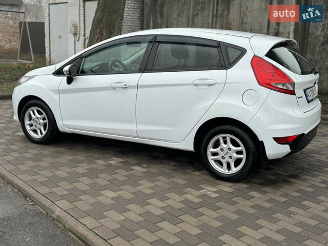 Белый Форд Фиеста, объемом двигателя 1.24 л и пробегом 122 тыс. км за 4900 $, фото 9 на Automoto.ua