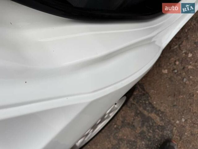 Белый Форд Фиеста, объемом двигателя 1.3 л и пробегом 117 тыс. км за 6400 $, фото 37 на Automoto.ua