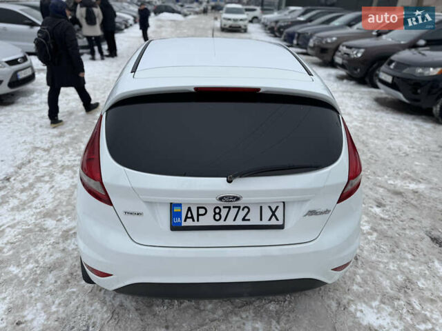 Білий Форд Фієста, об'ємом двигуна 1.4 л та пробігом 233 тис. км за 4800 $, фото 13 на Automoto.ua