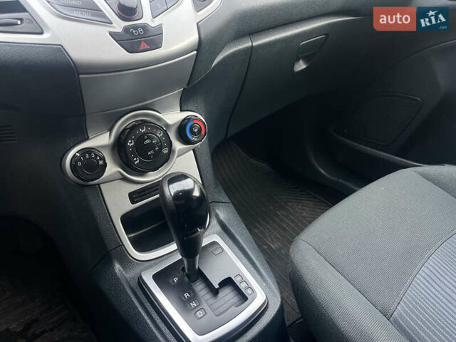 Білий Форд Фієста, об'ємом двигуна 1.39 л та пробігом 222 тис. км за 6800 $, фото 14 на Automoto.ua