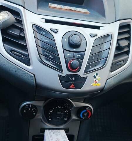 Белый Форд Фиеста, объемом двигателя 1.4 л и пробегом 128 тыс. км за 7900 $, фото 13 на Automoto.ua