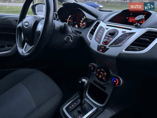 Белый Форд Фиеста, объемом двигателя 1.4 л и пробегом 220 тыс. км за 6950 $, фото 16 на Automoto.ua