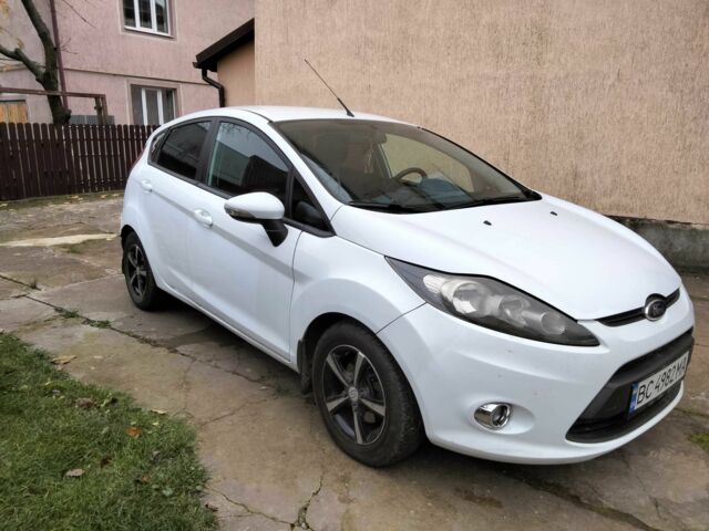 Белый Форд Фиеста, объемом двигателя 1.6 л и пробегом 205 тыс. км за 4500 $, фото 17 на Automoto.ua