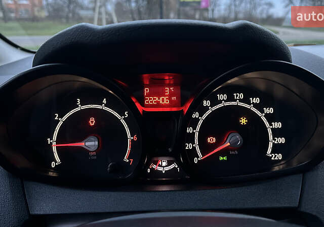 Белый Форд Фиеста, объемом двигателя 1.4 л и пробегом 220 тыс. км за 6950 $, фото 18 на Automoto.ua