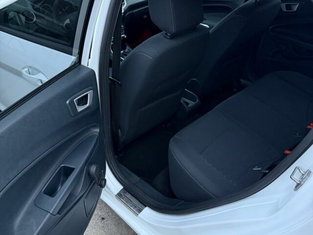 Белый Форд Фиеста, объемом двигателя 1.4 л и пробегом 110 тыс. км за 6950 $, фото 13 на Automoto.ua