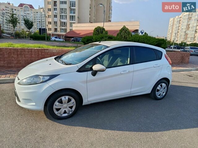 Белый Форд Фиеста, объемом двигателя 1.24 л и пробегом 215 тыс. км за 5200 $, фото 4 на Automoto.ua