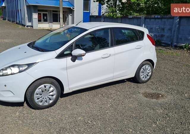 Белый Форд Фиеста, объемом двигателя 1.56 л и пробегом 287 тыс. км за 5500 $, фото 14 на Automoto.ua