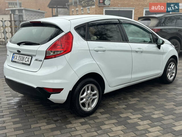 Белый Форд Фиеста, объемом двигателя 1.24 л и пробегом 122 тыс. км за 4900 $, фото 8 на Automoto.ua