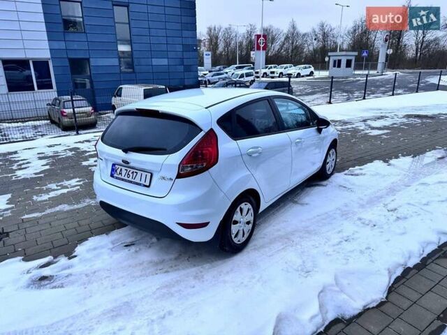 Білий Форд Фієста, об'ємом двигуна 1.2 л та пробігом 150 тис. км за 5250 $, фото 13 на Automoto.ua