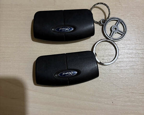 Белый Форд Фиеста, объемом двигателя 1.24 л и пробегом 212 тыс. км за 5400 $, фото 18 на Automoto.ua