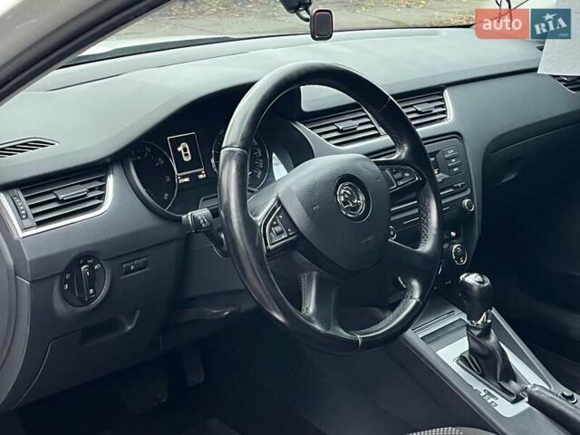 Білий Форд Фієста, об'ємом двигуна 1.4 л та пробігом 240 тис. км за 5990 $, фото 30 на Automoto.ua