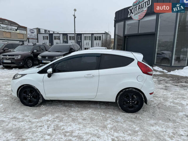 Білий Форд Фієста, об'ємом двигуна 1.4 л та пробігом 233 тис. км за 4800 $, фото 8 на Automoto.ua