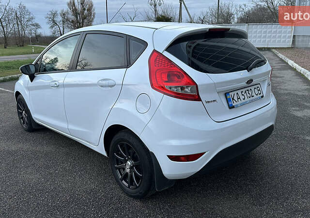 Белый Форд Фиеста, объемом двигателя 1.4 л и пробегом 220 тыс. км за 6950 $, фото 8 на Automoto.ua