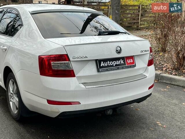 Білий Форд Фієста, об'ємом двигуна 1.4 л та пробігом 240 тис. км за 5990 $, фото 24 на Automoto.ua