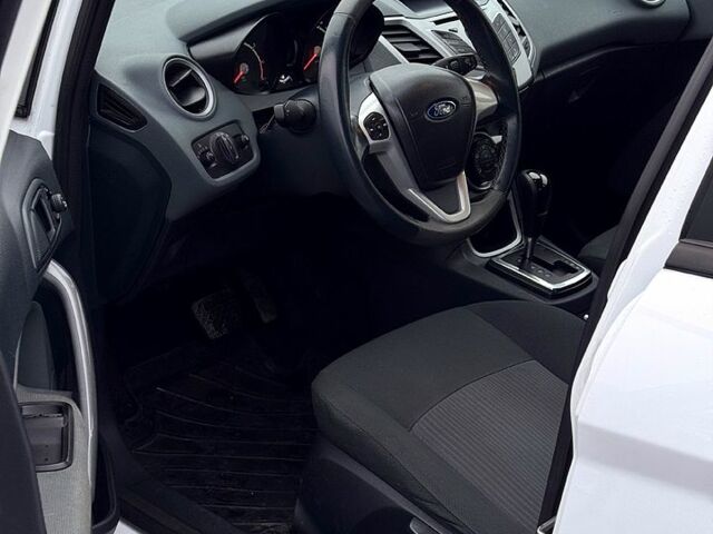 Білий Форд Фієста, об'ємом двигуна 1.4 л та пробігом 1020 тис. км за 7500 $, фото 9 на Automoto.ua