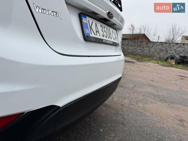Белый Форд Фиеста, объемом двигателя 1.3 л и пробегом 117 тыс. км за 6400 $, фото 16 на Automoto.ua