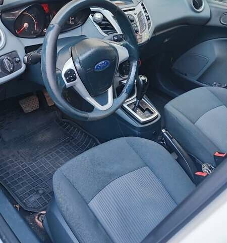 Белый Форд Фиеста, объемом двигателя 1.4 л и пробегом 128 тыс. км за 7900 $, фото 8 на Automoto.ua