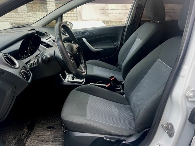 Білий Форд Фієста, об'ємом двигуна 1.4 л та пробігом 222 тис. км за 6800 $, фото 10 на Automoto.ua