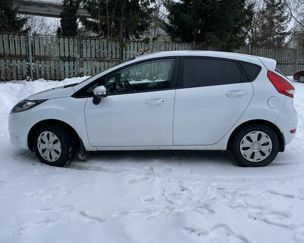 Белый Форд Фиеста, объемом двигателя 1.25 л и пробегом 151 тыс. км за 5450 $, фото 6 на Automoto.ua