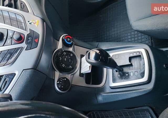 Белый Форд Фиеста, объемом двигателя 1.4 л и пробегом 128 тыс. км за 7900 $, фото 14 на Automoto.ua