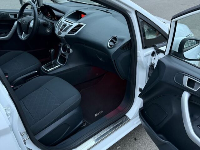 Белый Форд Фиеста, объемом двигателя 1.4 л и пробегом 110 тыс. км за 6950 $, фото 8 на Automoto.ua